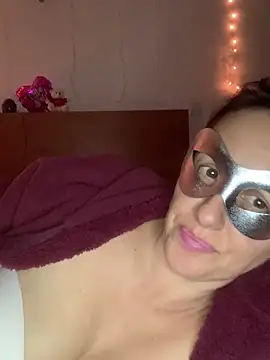 massagistahotbrunette online show from March 22, 11:39 pm