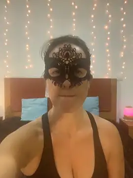 massagistahotbrunette online show from November 21, 7:13 pm