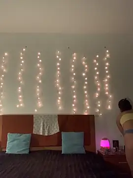 massagistahotbrunette online show from November 27, 7:36 pm