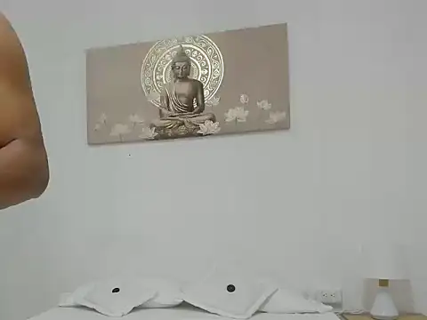 latinbig couple online show from November 10, 7:52 pm