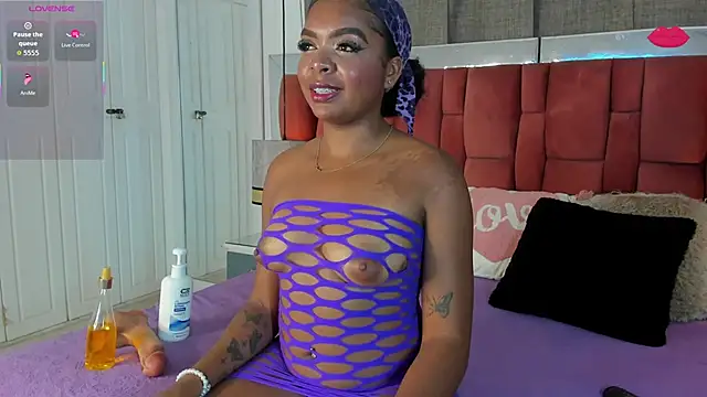 Snapshot of RubyCrox chatting on April 22, 3:35 am RubyCrox online show from April 22, 3:35 am
