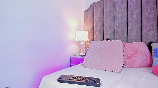 RubyCrox online show from March 16, 8:55 pm