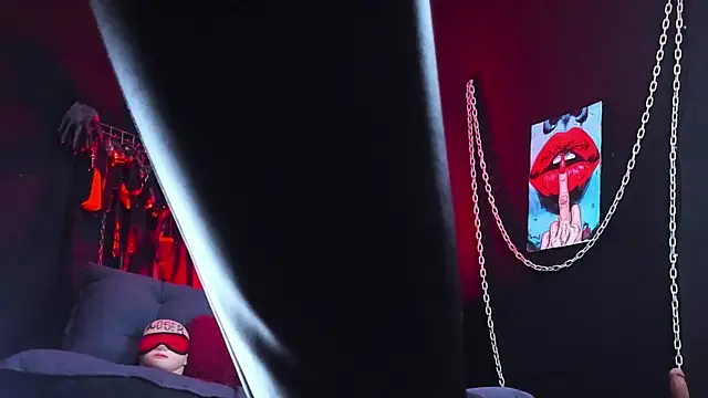 KatrinaStone online show from April 10, 11:01 pm