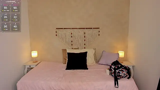 Snapshot of _hanna_sky chatting on June 4, 6:23 pm hanna sky online show from June 4, 6:23 pm