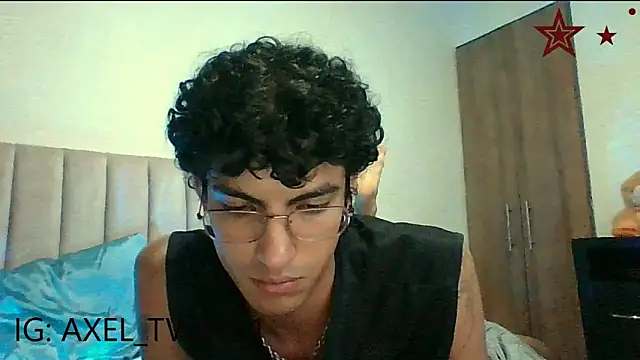 axel love13 online show from December 4, 11:59 pm