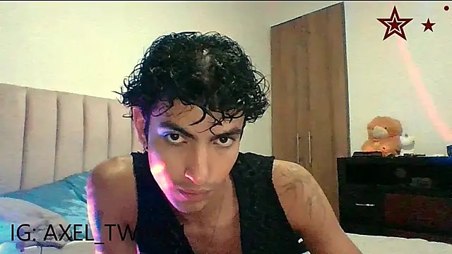 axel love13 online show from December 3, 10:42 pm