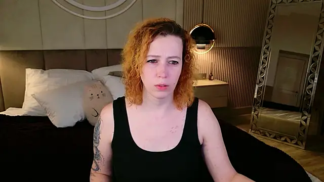 Evie Berret online show from February 6, 8:49 pm