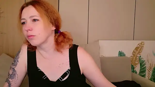 Snapshot of Evie_Berret chatting on July 14, 9:10 pm Evie Berret online show from July 14, 9:10 pm