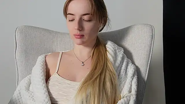 PickBlond online show from May 9, 6:06 am