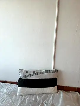 Snapshot of NiaLong21_ chatting on November 26, 10:37 am NiaLong21 online show from November 26, 10:37 am