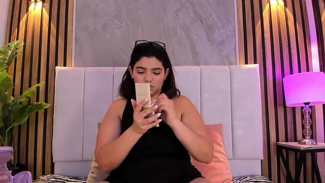Carlotta de velour online show from May 11, 3:08 am