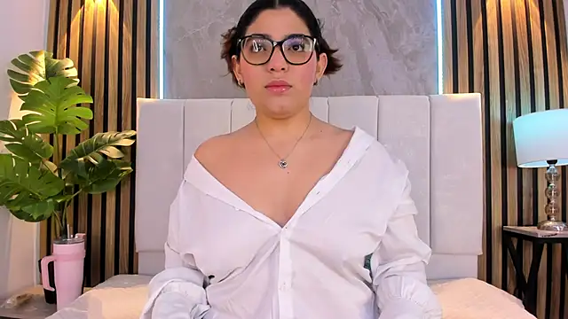 Carlotta de velour online show from April 11, 3:25 am