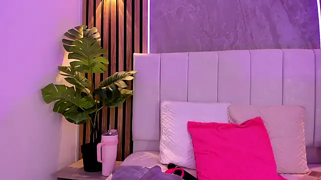 Carlotta de velour online show from March 20, 3:07 am