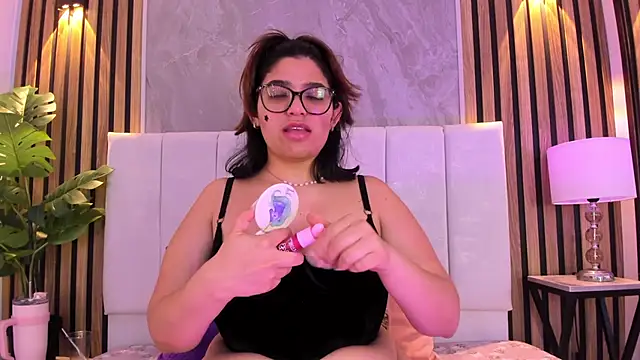 Carlotta de velour online show from May 27, 9:11 pm