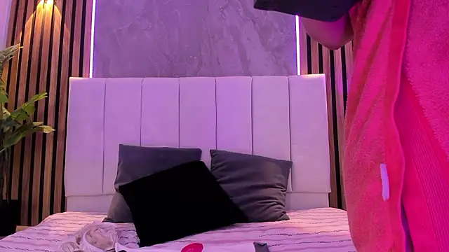 Carlotta de velour online show from March 9, 3:10 am