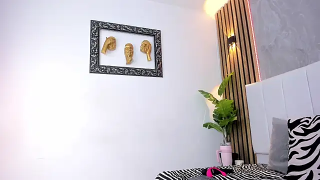 Carlotta de velour online show from January 15, 2:48 am