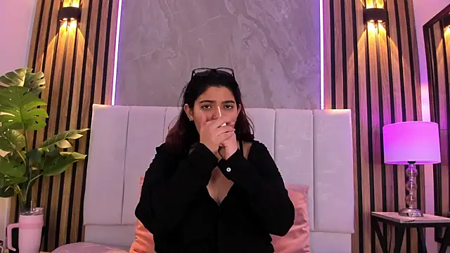 Carlotta de velour online show from March 27, 3:15 am