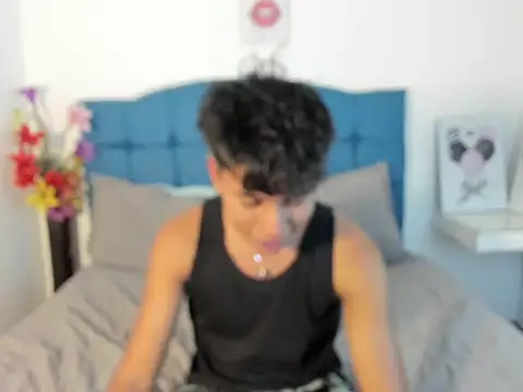 Valentino Lane online show from January 12, 2:07 am