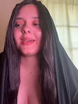 candicewest  online show from May 13, 5:31 pm