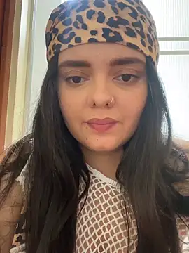 candicewest  online show from December 21, 3:25 pm