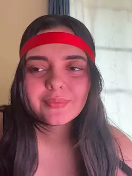 candicewest  online show from February 15, 4:50 pm