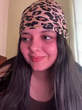 candicewest  online show from March 5, 4:03 pm