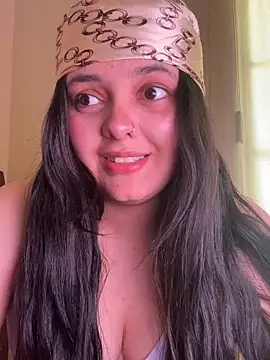 candicewest  online show from May 7, 2:42 pm