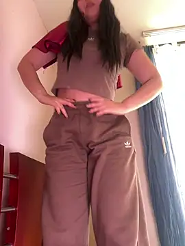 candicewest  online show from January 16, 6:01 pm