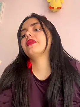 candicewest  online show from November 17, 2:10 pm