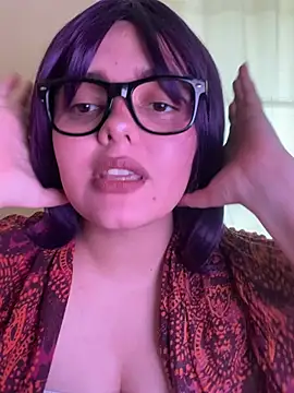 Snapshot of candicewest_ chatting on June 13, 5:00 pm candicewest online show from June 13, 5:00 pm