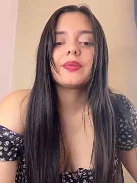 candicewest  online show from November 8, 1:36 pm