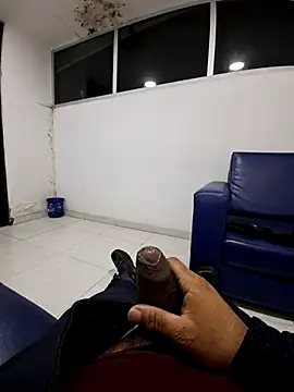 Loquillopajero online show from November 18, 8:06 am