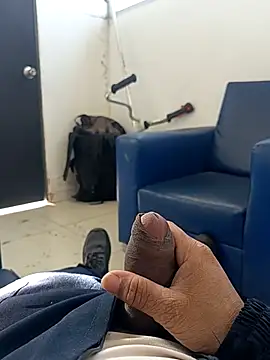 Loquillopajero online show from December 14, 1:17 pm