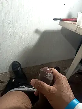 Loquillopajero online show from April 1, 1:51 am