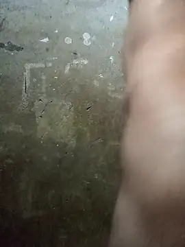 Luiguitw18 online show from December 3, 5:30 am