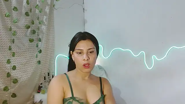 misslyncher online show from November 21, 5:23 pm