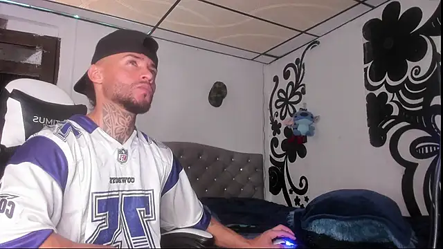 couple-hothot online show from November 19, 9:26 pm