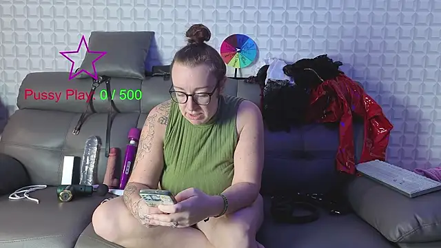 JadeStarUK online show from March 11, 11:43 pm