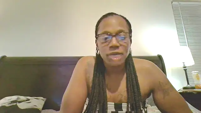 Snapshot of SweetParadise00 chatting on November 7, 3:11 am SweetParadise00 online show from November 7, 3:11 am