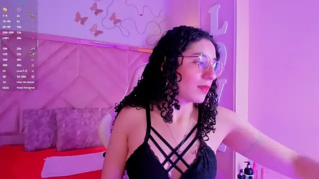 Snapshot of DemiJones_ chatting on November 19, 3:50 am DemiJones online show from November 19, 3:50 am