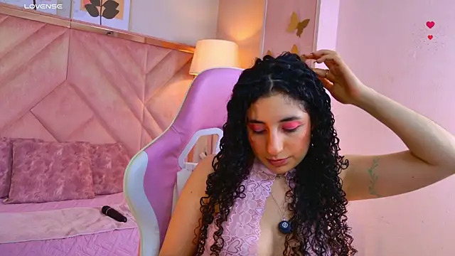 DemiJones  online show from May 28, 4:31 am