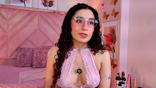 DemiJones  online show from April 11, 5:15 am