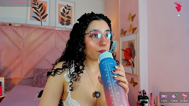 DemiJones  online show from March 17, 4:26 am