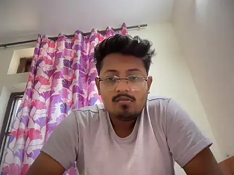 Snapshot of Your_yash2 chatting on November 6, 4:27 am Your yash2 online show from November 6, 4:27 am