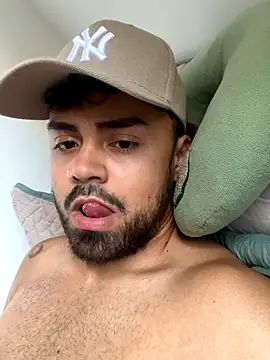 Snapshot of Stevenn_51 chatting on November 11, 2:45 pm Stevenn 51 online show from November 11, 2:45 pm