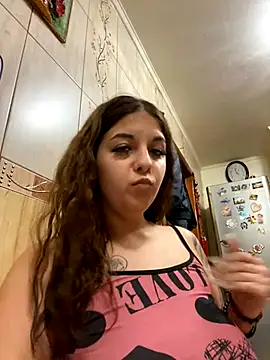 Snapshot of CurvyRush chatting on November 13, 10:57 pm CurvyRush online show from November 13, 10:57 pm