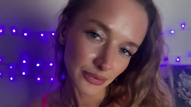 Fantasy Moonlightt online show from December 3, 7:35 pm