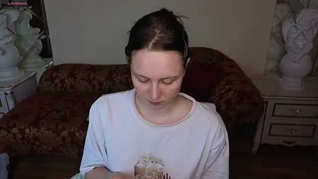 HolyBabyDoll online show from November 26, 11:49 pm