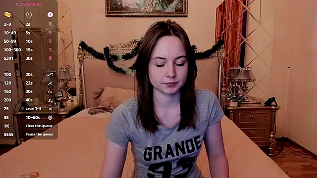 HolyBabyDoll online show from December 18, 11:47 am