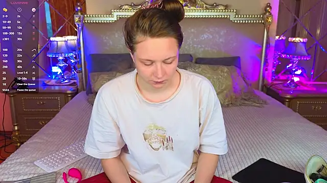 HolyBabyDoll online show from November 9, 4:49 am